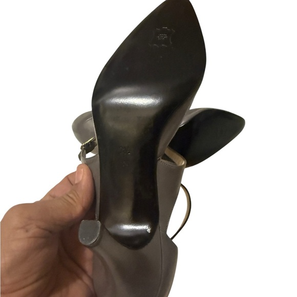Bally Women's Gray Leather Heels Italian leather shoes very elegantgant and chic - Picture 3 of 12